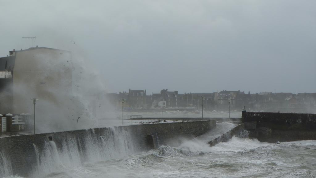 Logis Hotel Bellevue Roscoff Bagian luar foto